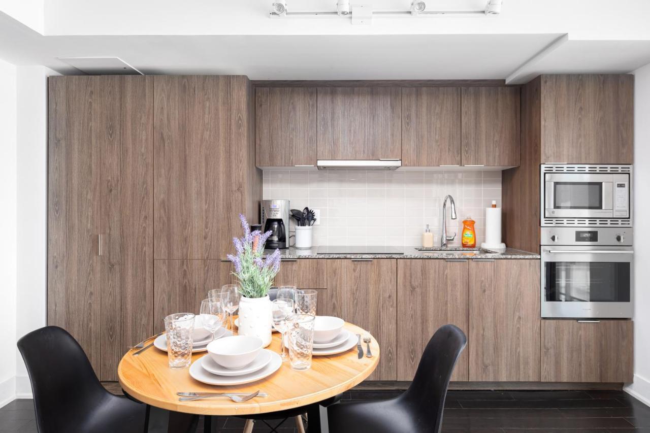 Upscale & Modern 2Bd + Den 2Ba Heart Of Downtown! Toronto Exterior foto