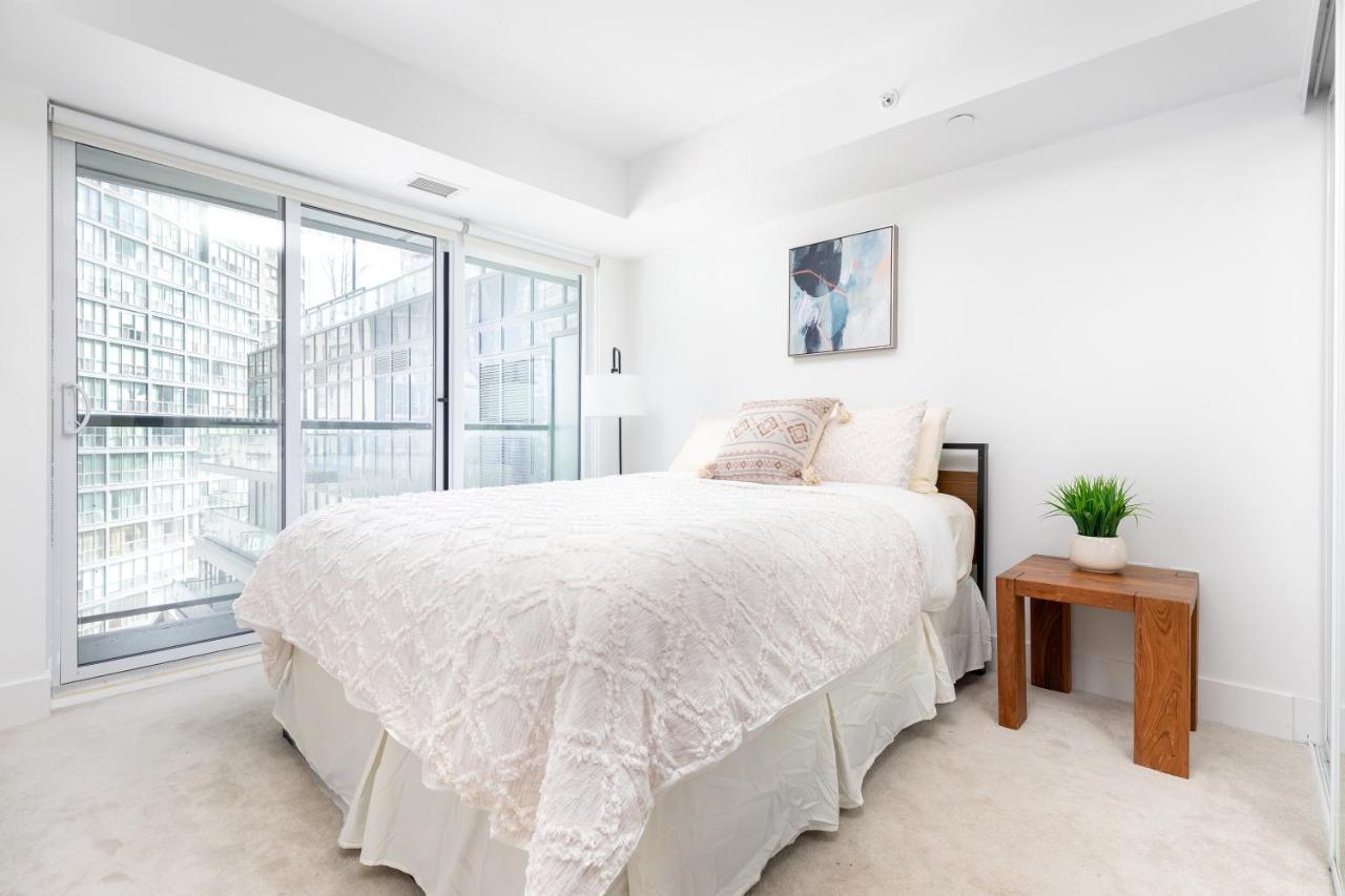 Upscale & Modern 2Bd + Den 2Ba Heart Of Downtown! Toronto Exterior foto